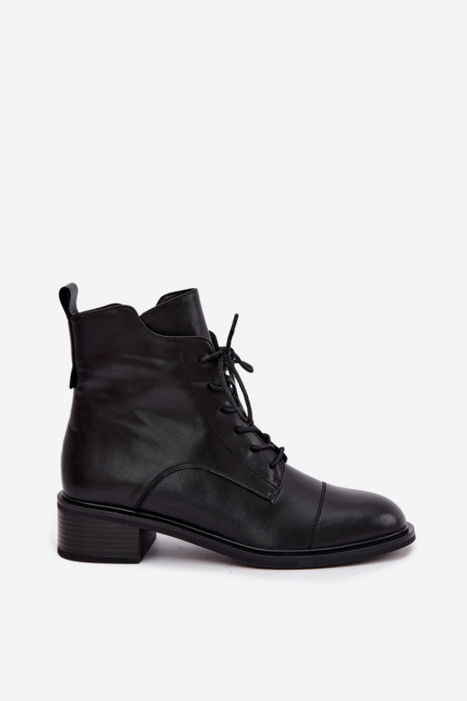 Isolierte Stiefeletten aus Naturleder in Schwarz Cerina