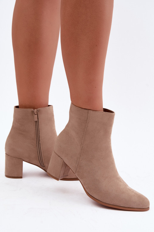 Warmes Damen-Stiefeletten mit Absätzen in sandfarbener Brella