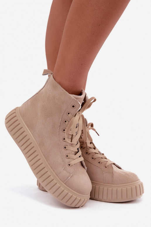 Warmes Freizeitschuhwerk aus Kunstsuede mit Plattform in sandfarbener Farbe Isaria