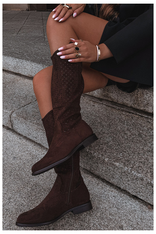 Hohe Stiefel mit Ausschnitten und breiten Absätzen, braun