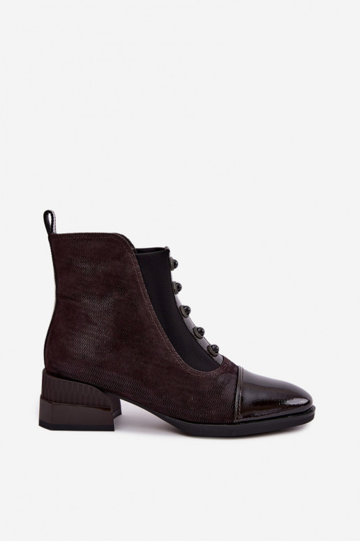 Veloursleder-Stiefel mit Absätzen isoliert D&A CR62-3188 schokoladenbraun