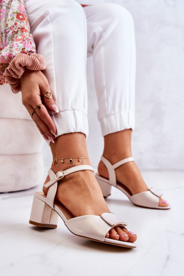 Hochhackige Sandalen aus Kunstleder Lorisa in Sandfarbe 2