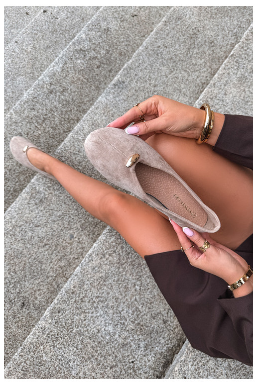 Sandfarbene Damen Ballerinas mit goldenen Details Serela