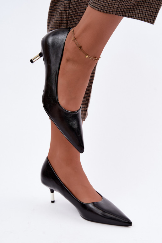 Schuhe mit niedrigem Absatz in Schwarz Pelina