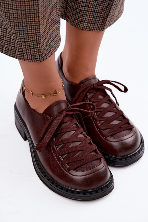 Lackleder Halbschuhe mit Schnürsenkeln in Dunkelbraun