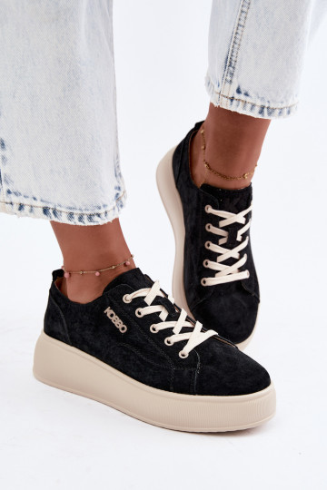 Fauxvelours-Sneaker mit Plateau Kobbo in Schwarz