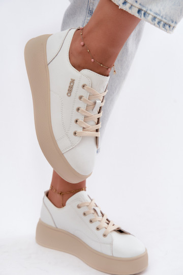 Fauxleder-Sneaker mit Plateau Kobbo in Weiß