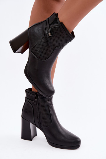 Wärmende Stiefeletten mit Absatz in Schwarz