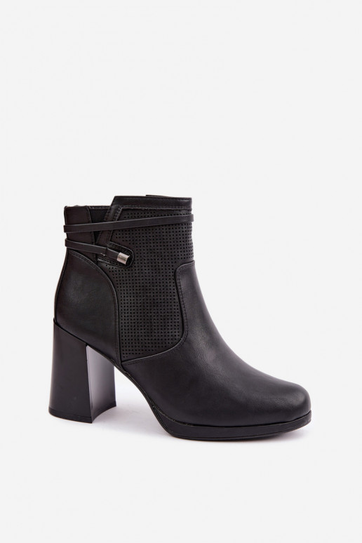 Wärmende Stiefeletten mit Absatz in Schwarz