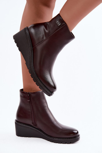 Wärmende bordeauxfarbene Stiefeletten mit Plateau Larisae