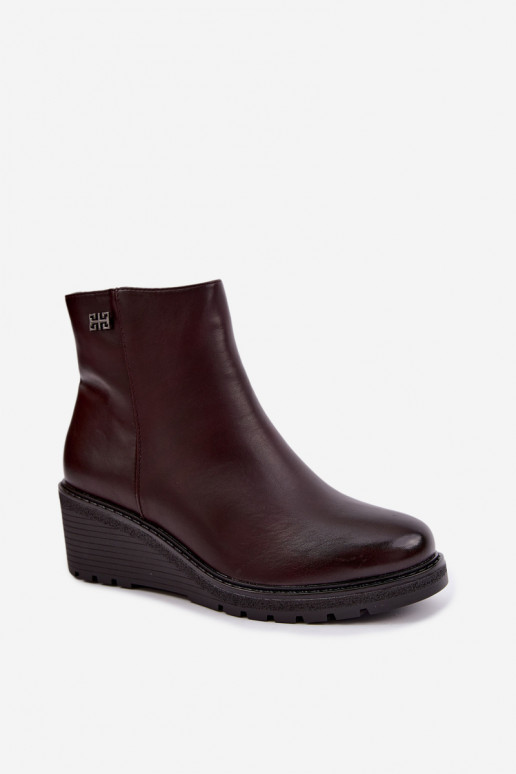 Wärmende bordeauxfarbene Stiefeletten mit Plateau Larisae