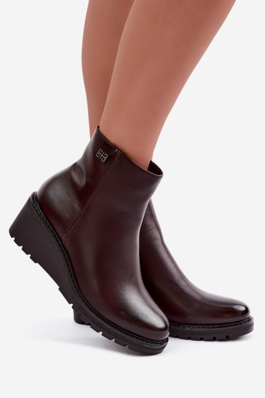 Wärmende bordeauxfarbene Stiefeletten mit Plateau Larisae