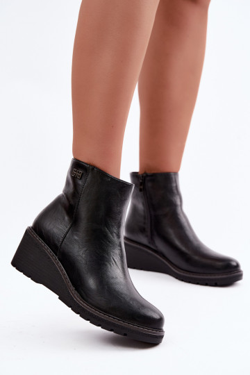 Wärmende schwarze Stiefeletten mit Plateau Larisae 2