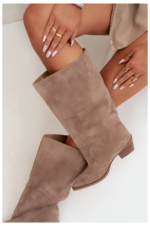 Sandfarbene Stiefeletten mit Absatz aus Kunstveloursleder Casella