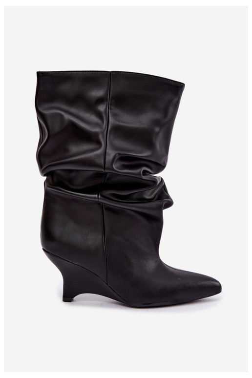 Slouchy Stiefeletten mit Plattform in schwarz Ilyna