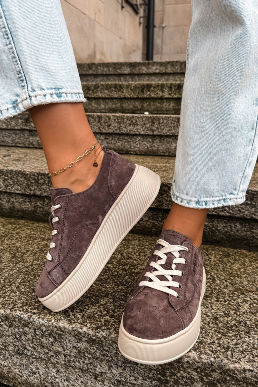 Fauxvelours-Sneaker mit Plateau Kobbo in Schokolade