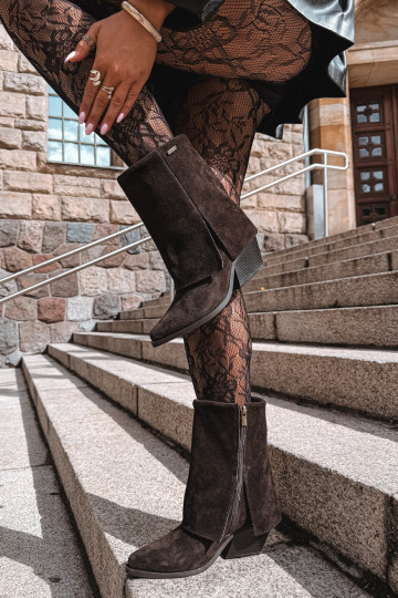 Cowboy-Stiefeletten mit Absatz aus natürlichem Wildleder mit besticktem Schaft Big Star UU274115 in Schokoladenfarbe
