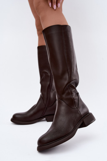 Damenstiefel bis zum Knie mit breiten Absätzen isoliert D&A JC62-1036 in Schokolade 2