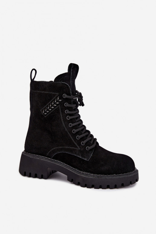 Damen Arbeitsstiefeletten aus Kunstwildleder isoliert D&A JC62-1035 in Schwarz