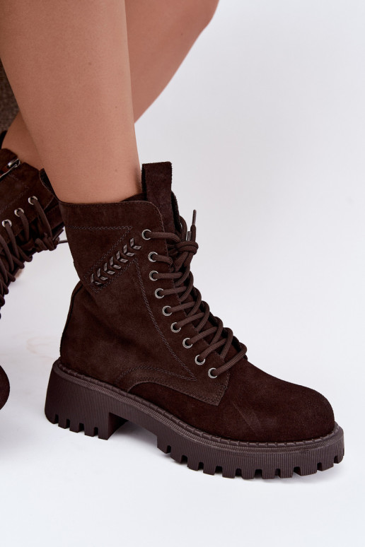 Damen Arbeitsstiefeletten aus Kunstwildleder isoliert D&A JC62-1035 in Schokolade