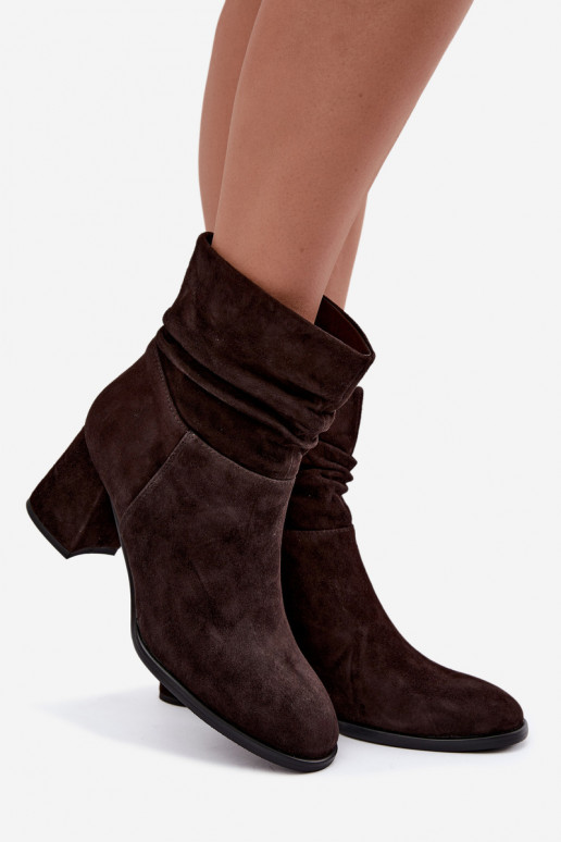Natursuede Stiefeletten mit Falten und Absätzen D&A JC62-1021 schokoladenbraun
