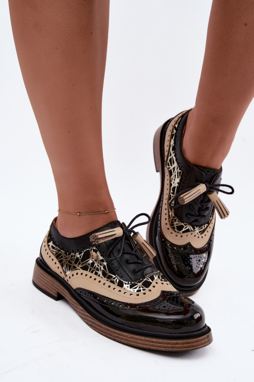 Damenlederschuhe mit Schnürsenkeln und Quasten Tai turiciejka K7816-01 in Schwarz