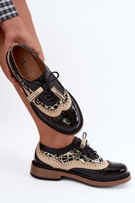 Damenlederschuhe mit Schnürsenkeln und Quasten Tai turiciejka K7816-01 in Schwarz
