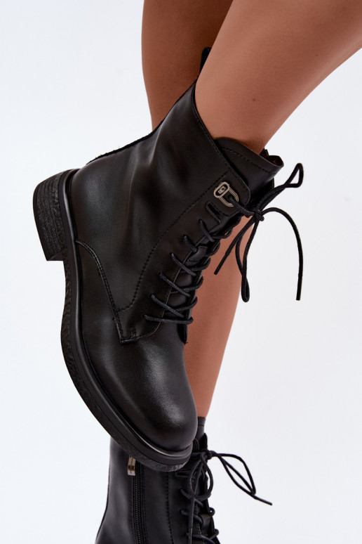 Wärmende Lederstiefeletten Tai turiciejka K7751-01 in Schwarz