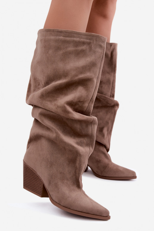 Khaki Damenstiefel mit gebogenem Schaft und Absätzen aus Veloursleder Durela
