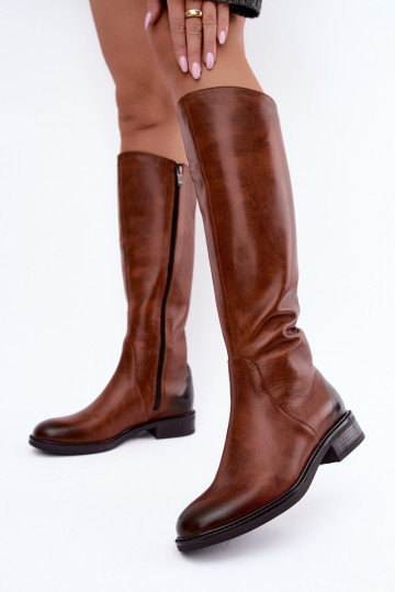 Leder Damen Stiefel bis zum Knie mit breiten Absätzen isoliert Zazoo 70163 braun 2