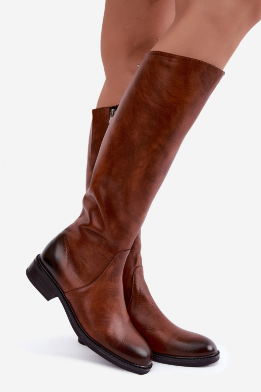 Leder Damen Stiefel bis zum Knie mit breiten Absätzen isoliert Zazoo 70163 braun