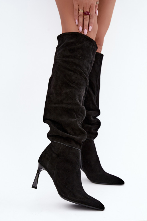 Faux-Suede kniehohe Stiefel Slouchy mit dünnen Absätzen Vinceza 89170 in schwarzer Farbe
