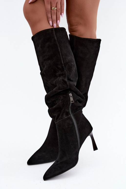 Faux-Suede kniehohe Stiefel Slouchy mit dünnen Absätzen Vinceza 89170 in schwarzer Farbe