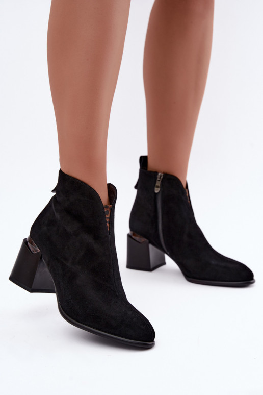 Faux-Suede warme Stiefeletten mit Absatz in schwarzer Farbe Laverelle