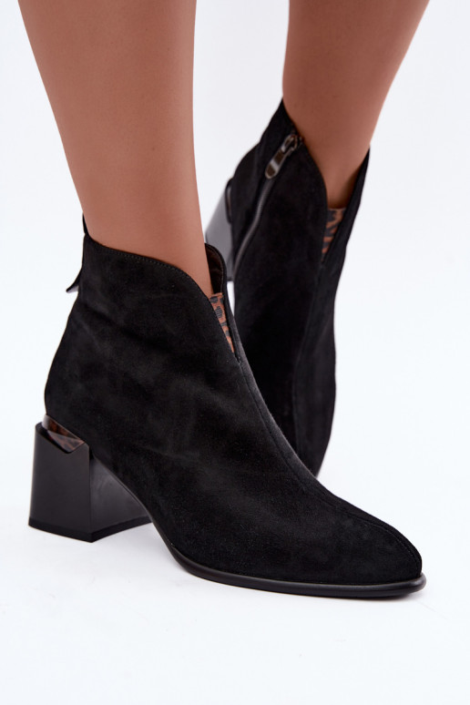 Faux-Suede warme Stiefeletten mit Absatz in schwarzer Farbe Laverelle
