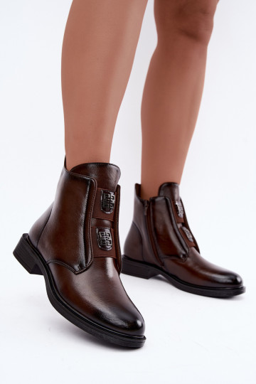 Damen gefütterte Stiefeletten auf niedrigen Absätzen mit schönen Details in dunkelbrauner Farbe Tavressa