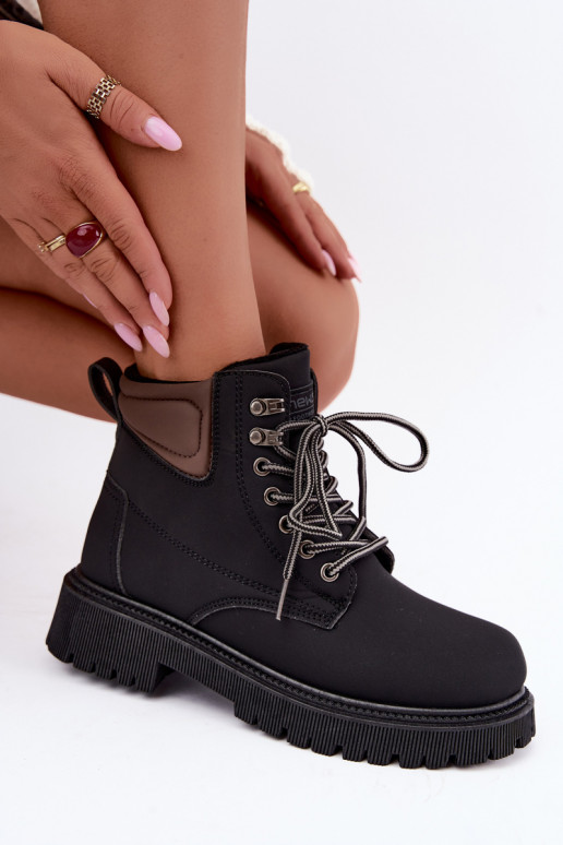 Isolierte schwarze Damenschuhe Sarvella