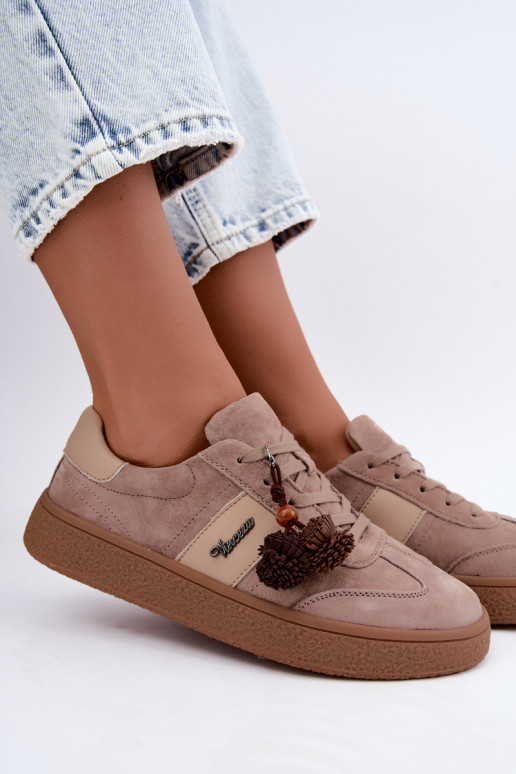Sneaker aus Kunstveloursleder mit flauschigen Pompons Vinceza 79682 sandfarben
