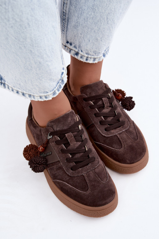 Sneaker aus Kunstveloursleder mit flauschigen Pompons Vinceza 79682 schokoladenfarben