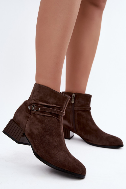 Damen Stiefeletten aus Kunstwildleder Klocke isoliert D&A CR62-3476 in brauner Farbe