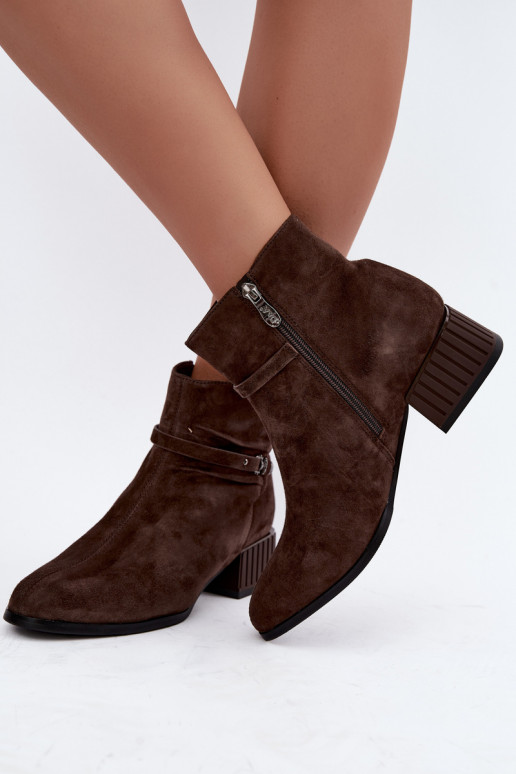 Damen Stiefeletten aus Kunstwildleder Klocke isoliert D&A CR62-3476 in brauner Farbe
