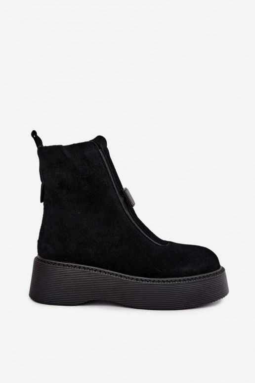 Stiefeletten aus Kunstwildleder mit Plateau isoliert D&A CR62-3448 in schwarzer Farbe