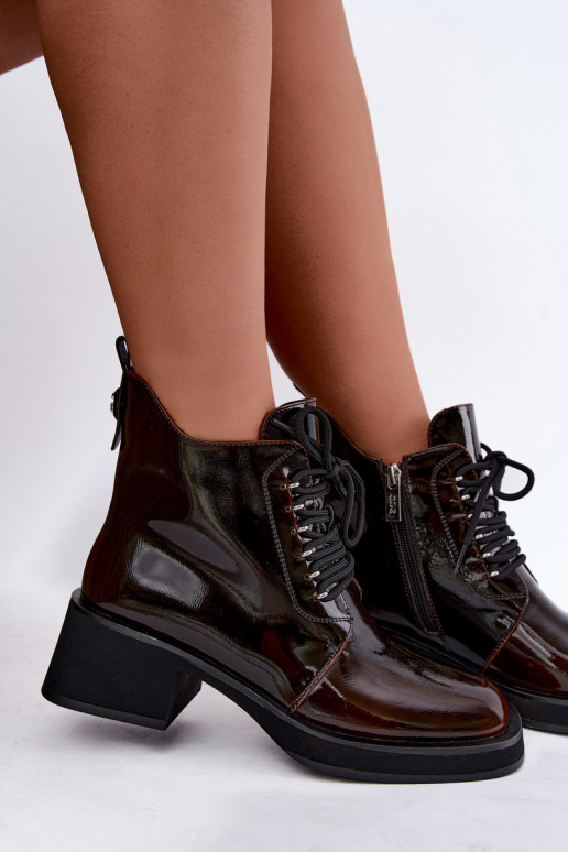 Wärmende Stiefeletten aus Kunstleder mit Lackeffekt Klocke GOE UU2N4128 dunkelbraun