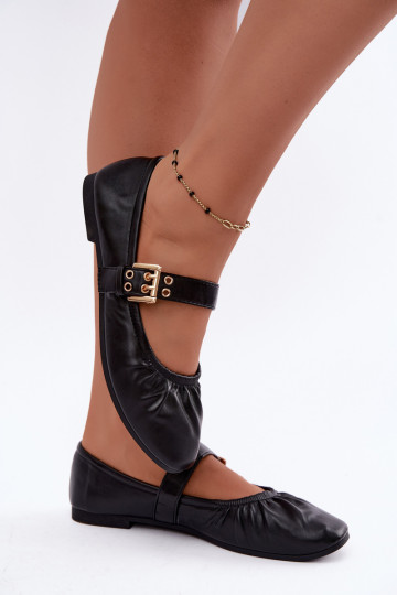 Balletschuhe mit Rüschen und Riemen in Schwarz Irelissa
