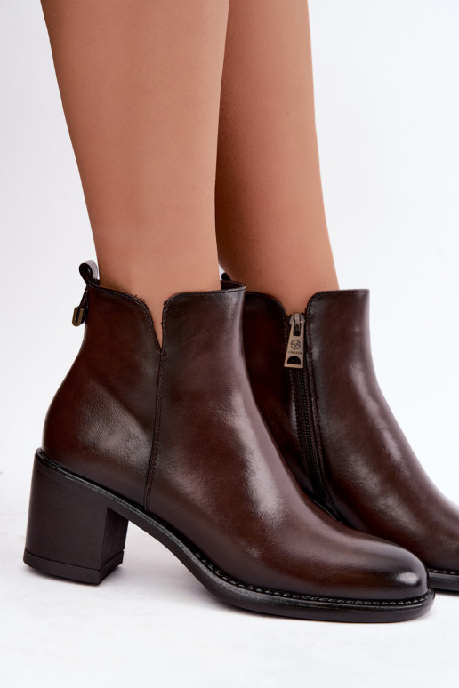 Wärmende Stiefeletten mit Absätzen in dunkelbrauner Farbe Vinceza 58650