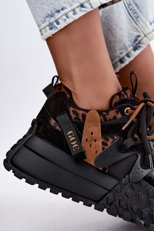 Schwarze Kunstveloursleder-Sneaker mit Plattform und Leopardenmuster-Details GOE UU2N4017