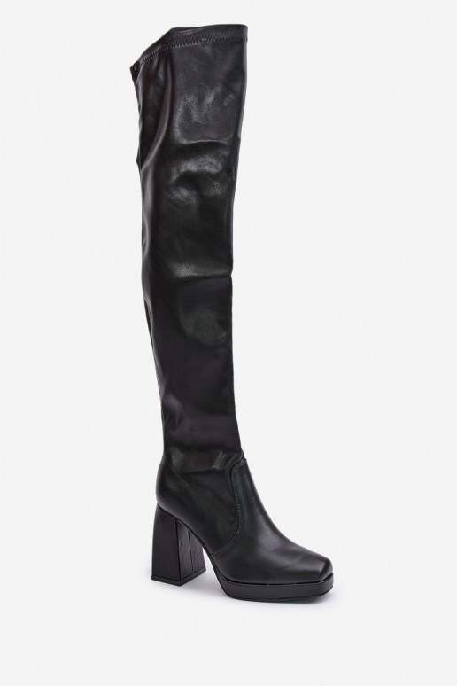 Über-Knie-Stiefel mit Absatz in Schwarz Liatheia