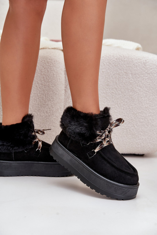 Niedrige Schneestiefel mit Plattform und Fell in Schwarz Neathren