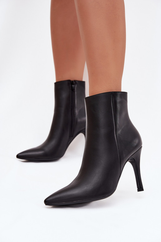 Isolierte Damen Stiefeletten mit dünnen Absätzen, aus Kunstleder, in Schwarz Nolisse