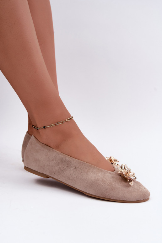 Ballerinas mit Verzierungen in Sandfarbe Briellea